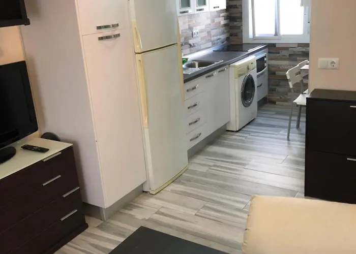 Cerca De La Playa Victoria De Апартаменты