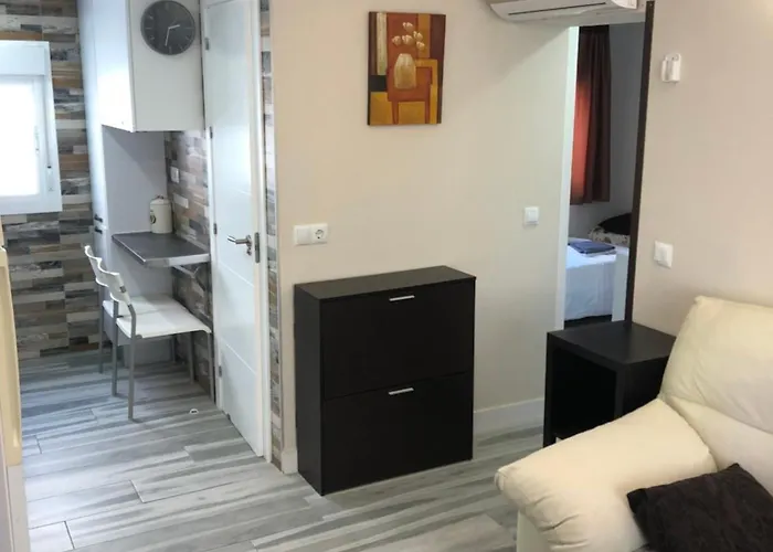 Cerca De La Playa Victoria De Апартаменты *